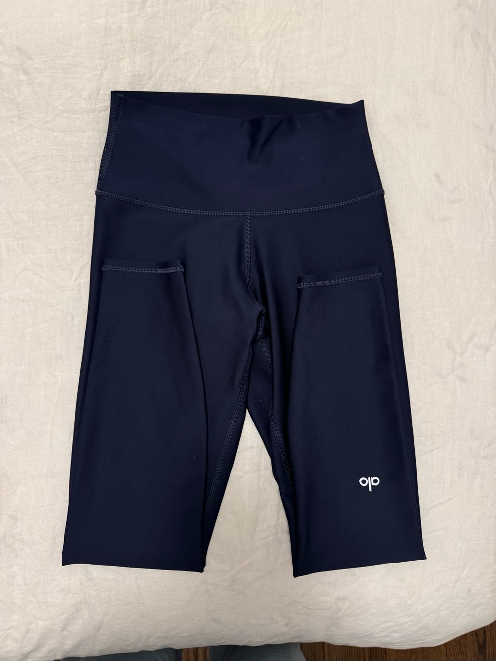 ALO High-Waist Airlift Legging in Navy Blue